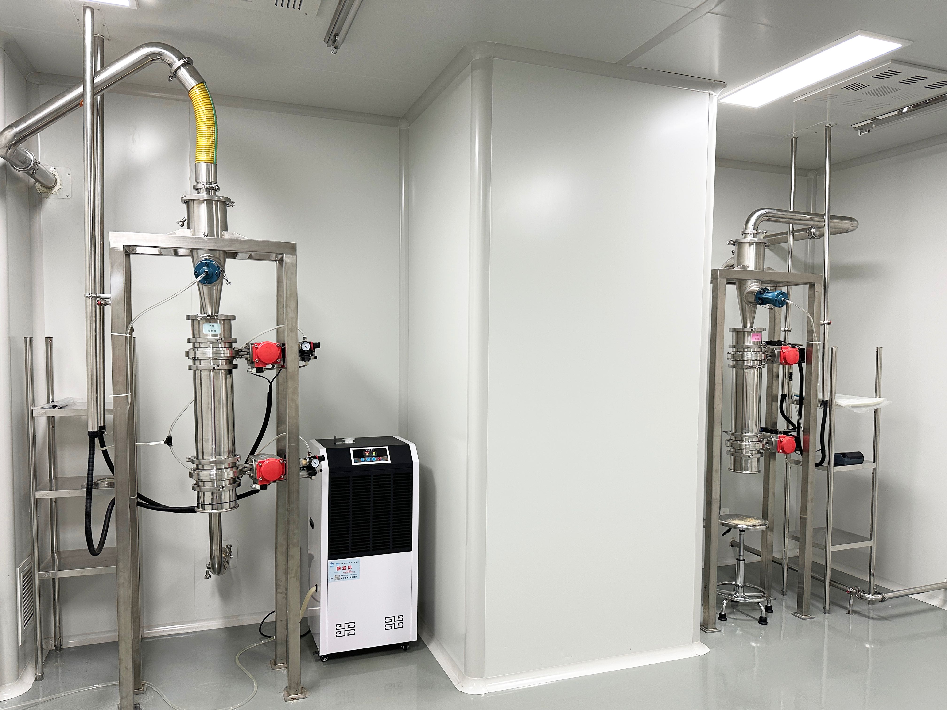 Algae paste collection and transfer room